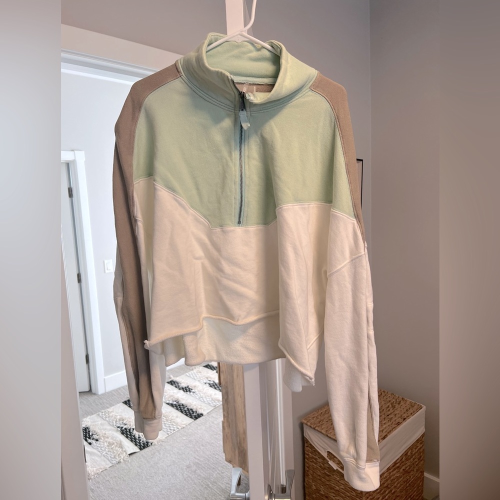 Free people movement cropped lightweight sweatshirt size S